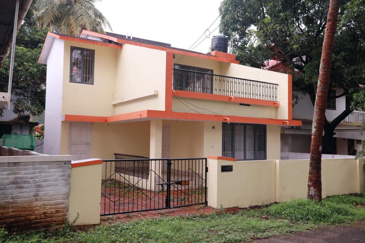 Toms Villa Along National Highway Thrissur At Nadathara Exterior photo